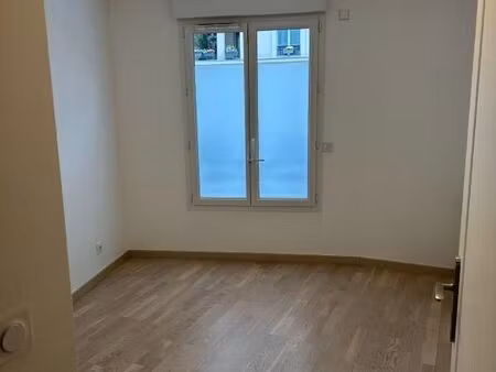 commerce santé 80 m²