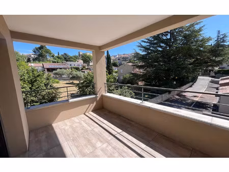 location appartement  58.41 m² t-3 à gréoux-les-bains  800 €