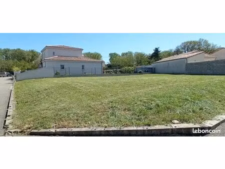 terrain 614m² 26780 chateauneuf du rhone