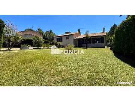 maison familiale rénovée avec parc arboré de 1 900 m²  terrasse et piscine