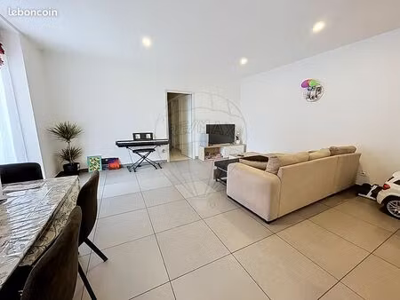 appartement 2 pièces 79 m²