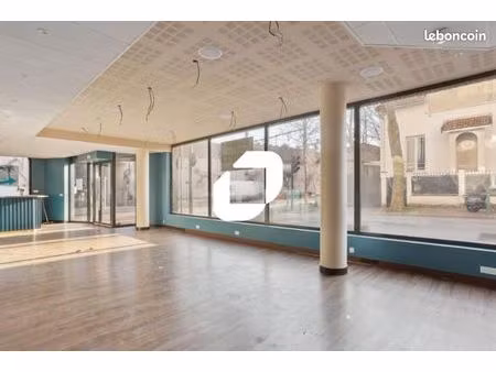 bureaux 336 m²