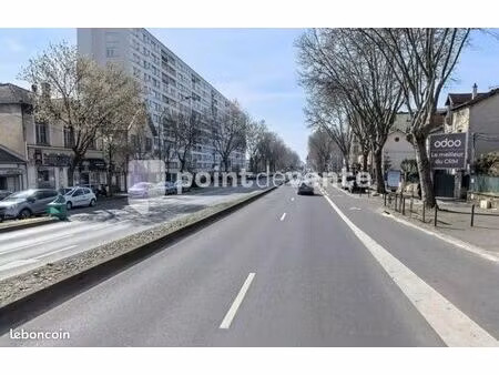 local commercial 170 m²