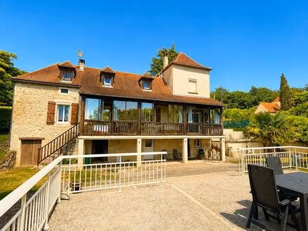 belle maison de caractère avec piscine et parc arboré
