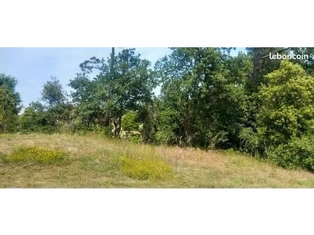 terrain 595m² saint-paul-trois-châteaux
