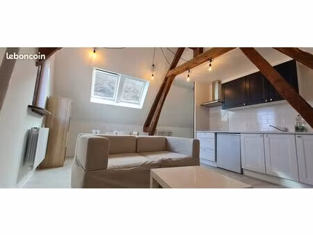 t2 meublé et lumineux avec cour – plein cœur de chartres