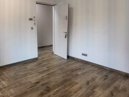 location bureau 17m² à bû — 28410