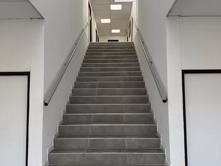 bureau à louer – 71 m² – lumineux et prêt à l’emploi