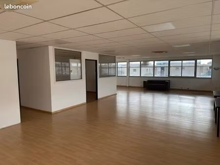 bureaux / local professionnel à louer – 137 m² – lumineux – espaces modulables