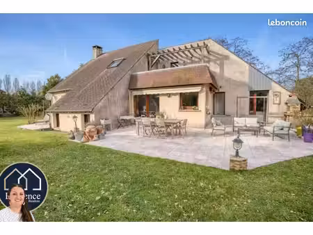 chalet 5 pièces 222 m²