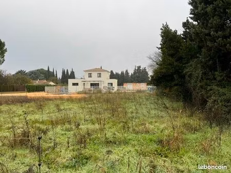 terrain 350 m² meynes