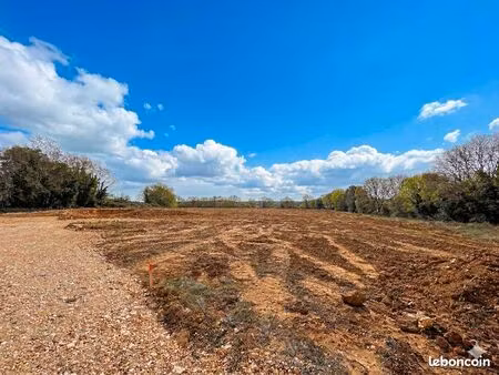 terrain 510 m² uzes