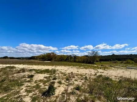 terrain 600 m² montagnac