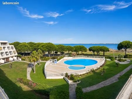 studio cabine avec piscine à 200 m de la plage – port camargue