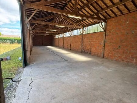 hangar / entrepôt 235 m² + 400 m² de terrain clos