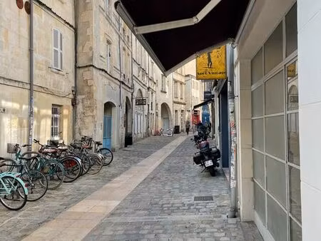 local commercial centre ville