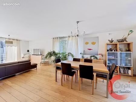 maison 5 pièces 180 m²