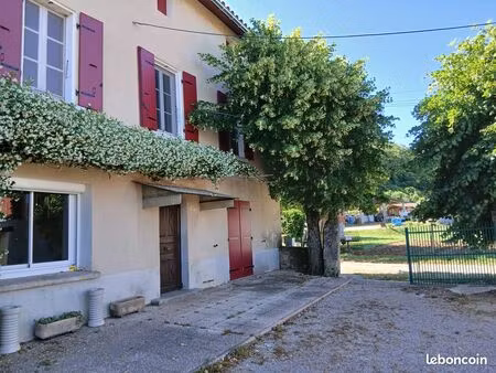 joli corps de ferme