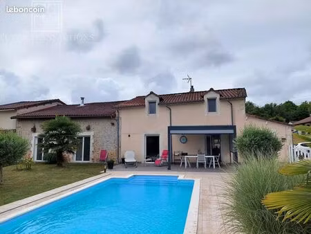 propriété 5 pièces 188 m²