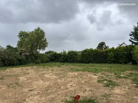 terrain 688 m² le folgoët