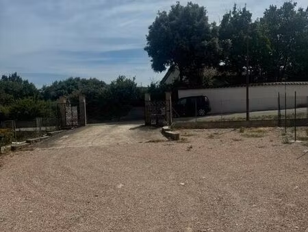 terrain constructible proche centre ville quissac