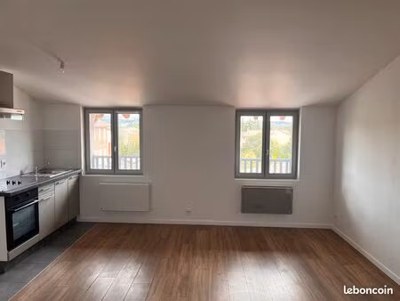 jolie t2 rénové coeur de village