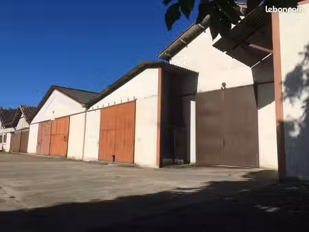 entrepot plus de 700m2 loué