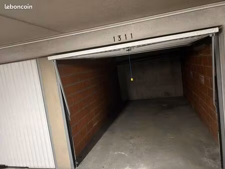 garage/box