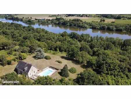 propriété 5 pièces 217 m²