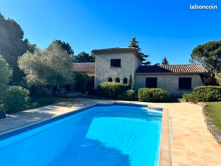maison familiale de 200 m² + terrain de 3320 m² + piscine - proche valence