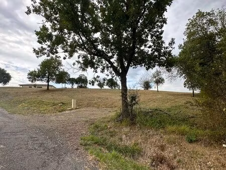 terrain à bâtir viabilisé – 2850 m² – orienté sud