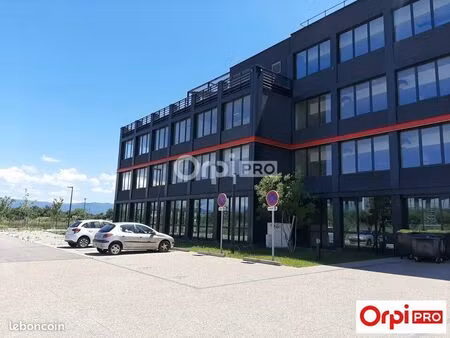 bureau 211 m²