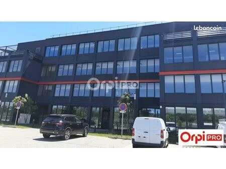 bureau 211 m²