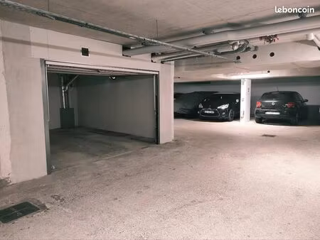 box 20m2 à louer
