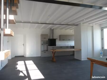 maison à louer dans un village proche du centre bourg de gémozac