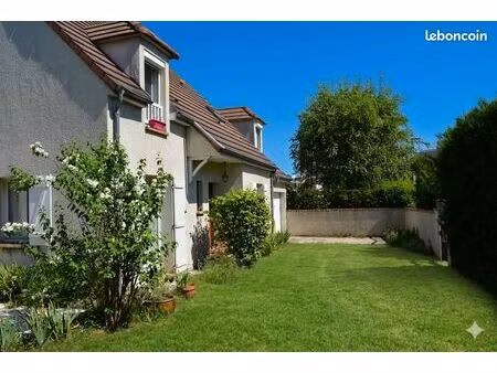 maison 6p  calme  ensoleillée  terrain arboré  non mitoyenne 