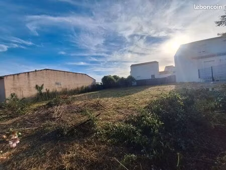 beau terrain à bâtir en vaunage