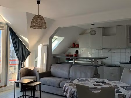 lumineux charges comprises