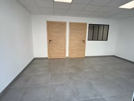 à louer - local commercial / bureaux de 37 m² - centre-ville de la rochelle