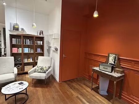 local commercial 70 m² saintes