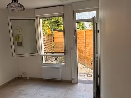 location studio croix de berny (non meublé)