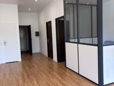 a louer - bureau 61m² - la queue en brie