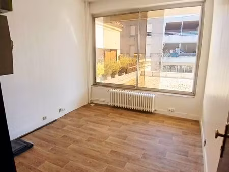 bureau professionnel lumineux de 11m2 de saint-maur-des-fossés