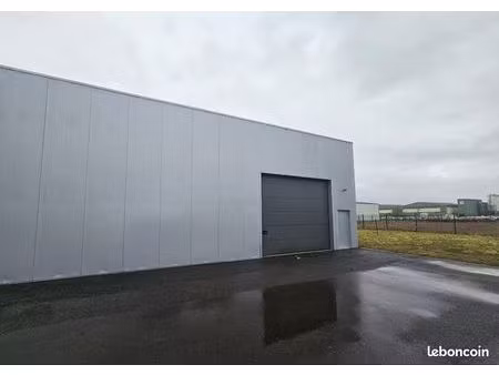hangar 150m2