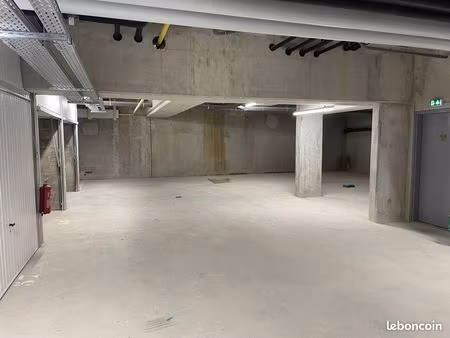 place de parking chennevière