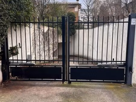 parking à louer - pied rer a champigny saint-maur