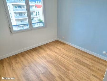 local professionnel de 10 m² au sein d'un cabinet d'ostéopathie – fresnes (94)
