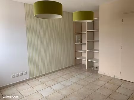 local commercial 47 m²