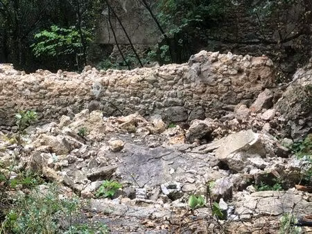 terrain 377 m2 avec ruine