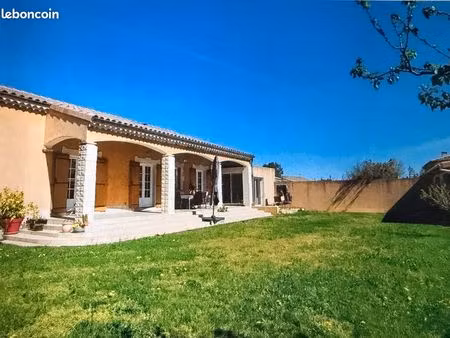 maison plain-pied 136 m² terrain arboré de 933 m²